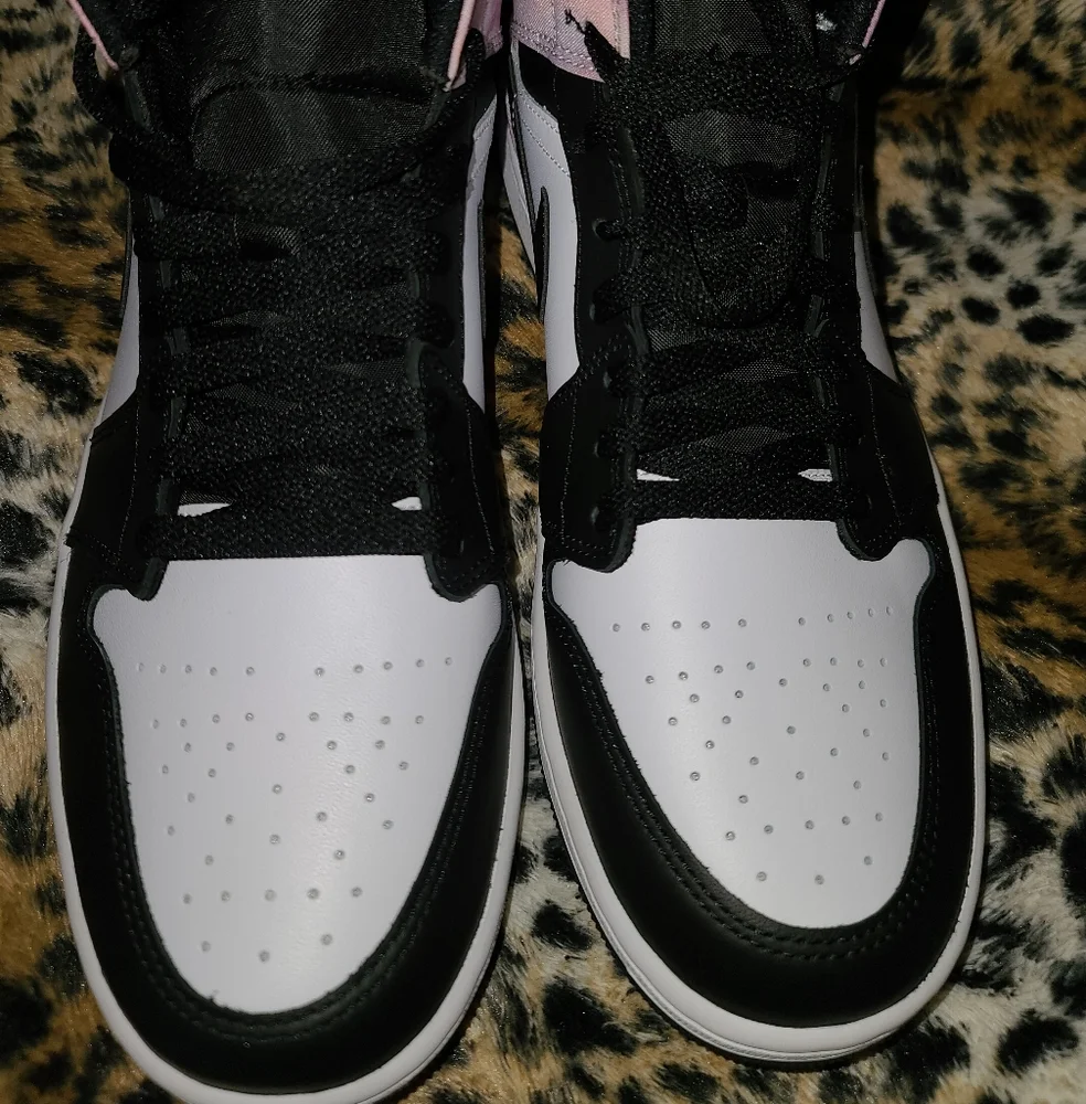 Jordan Sneakers - Picture 8 of 17